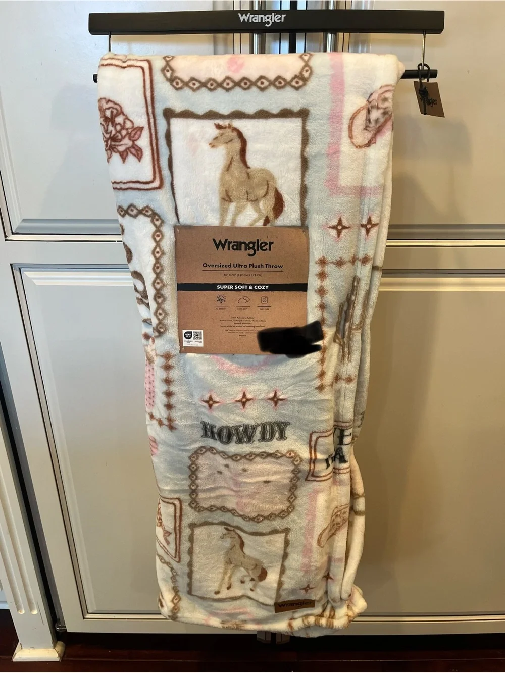 Wrangler Oversized Plush Throw Blanket - Cream with Brown & Pink Horse Howdy